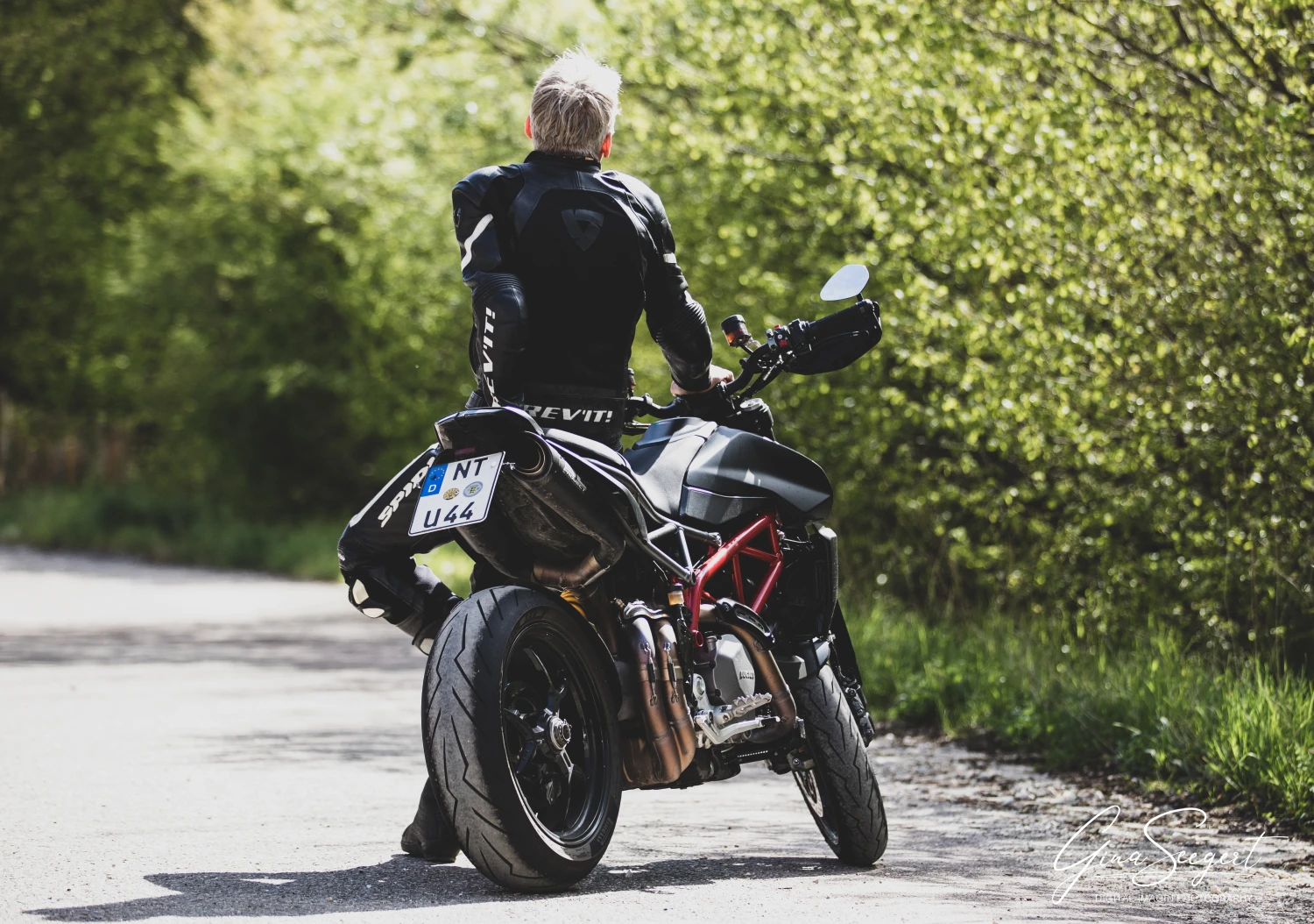 Gina Seegert Ducati-Fotoshooting